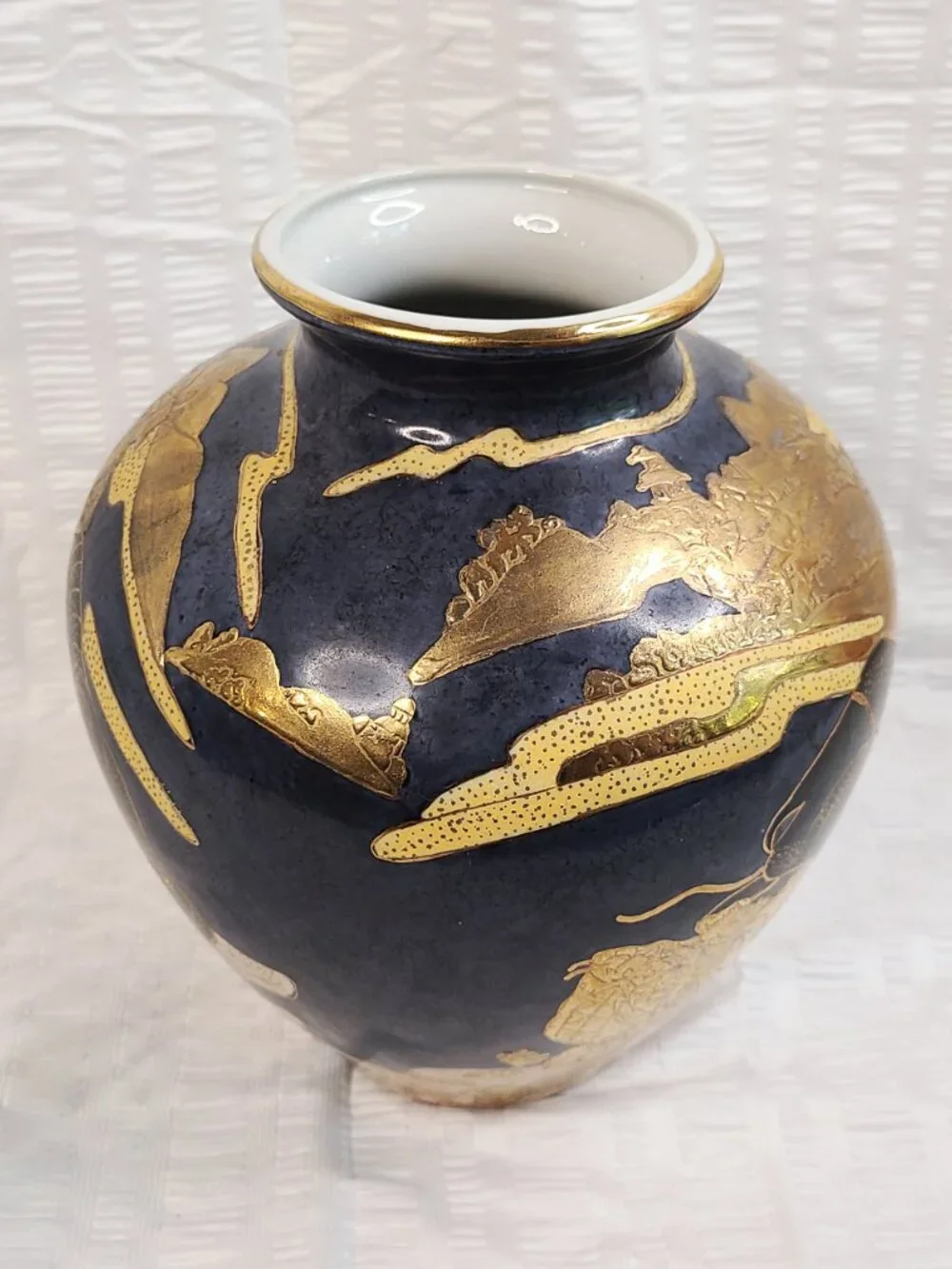Vintage Chinese Black Gold White Bulbous Vase 8.5” High